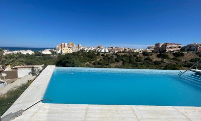 Resale - Villa - La Mata