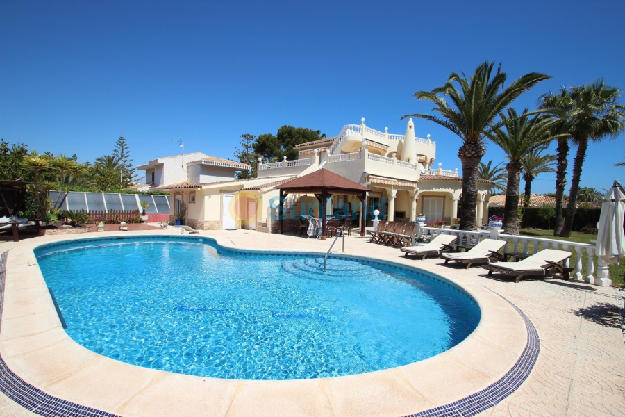 Använda fastigheter - Villa - Torrevieja - Punta Prima