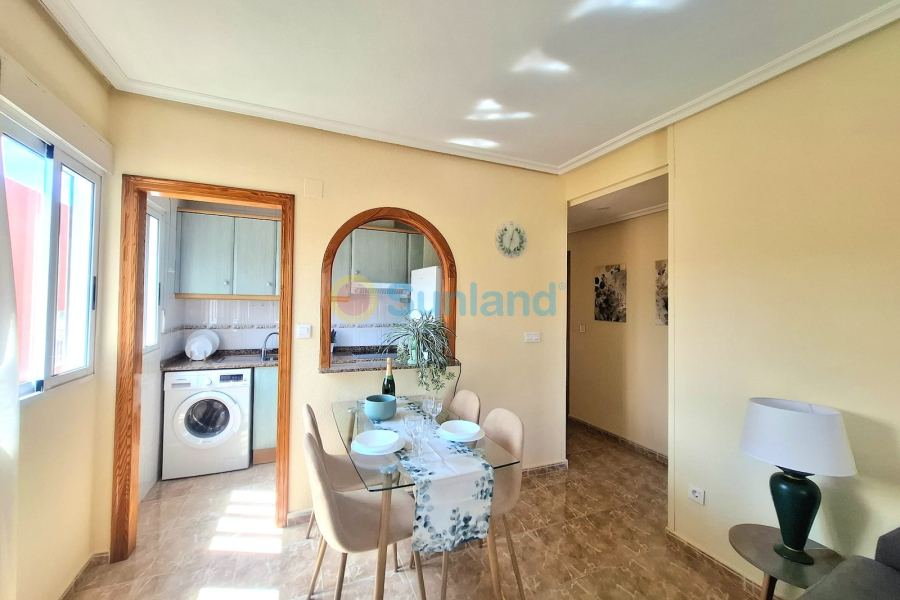 Resale - Apartamento - Torrevieja - Centro