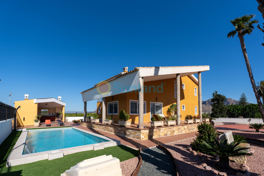 Använda fastigheter - Villa - Orihuela