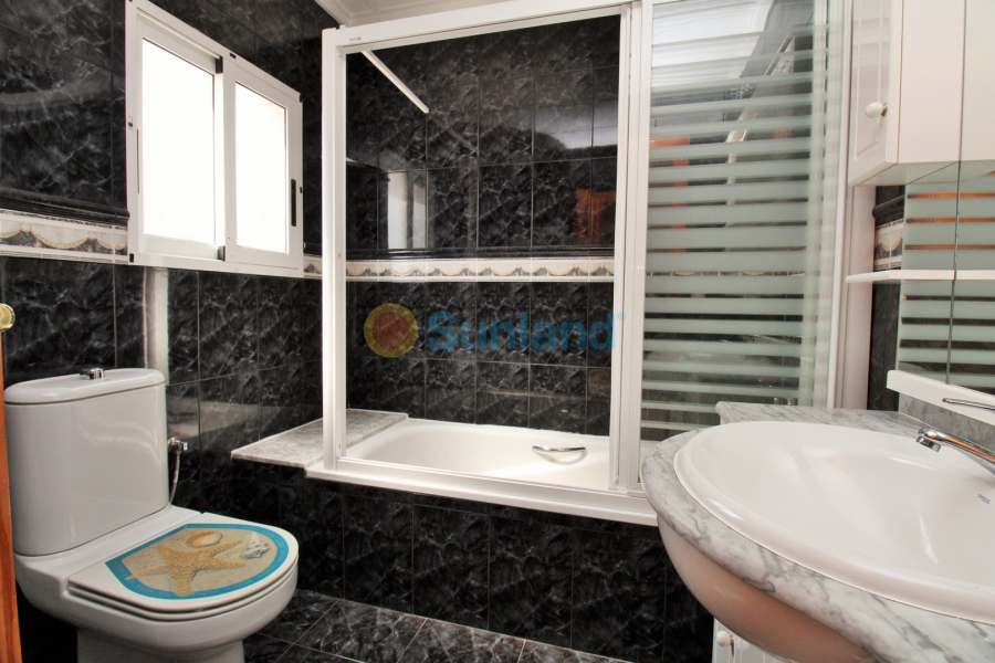 Resale - Commercial - Villamartin