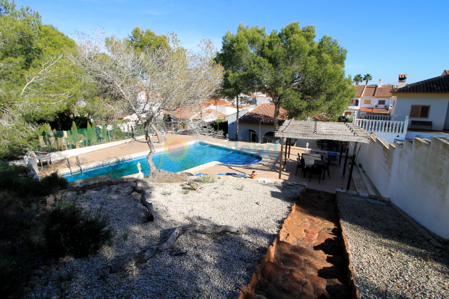 Resale - Villa - Orihuela Costa - Mil Palmeras