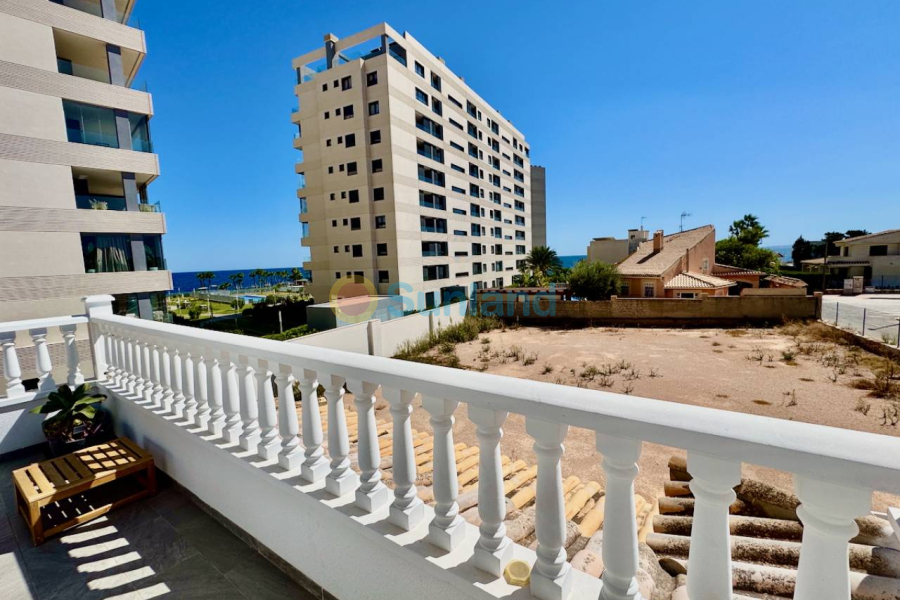 Resale - Villa - Punta Prima - 