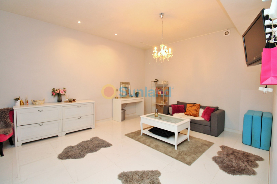 Använda fastigheter - Villa - Villamartin