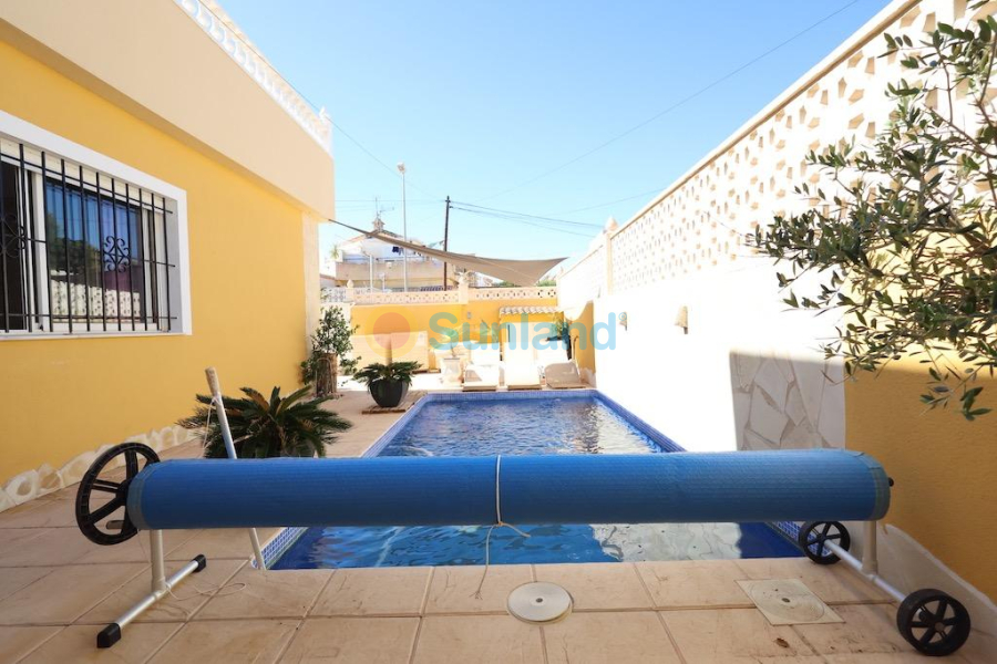 Brukte eiendommer - Terraced house - Orihuela Costa - Lomas De Cabo Roig