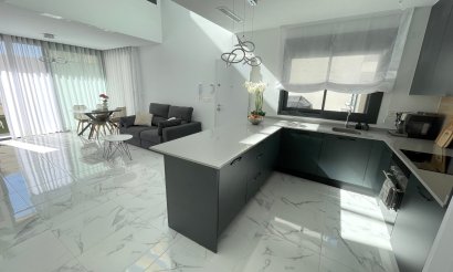 Använda fastigheter - Villa - Los Montesinos - La Herrada