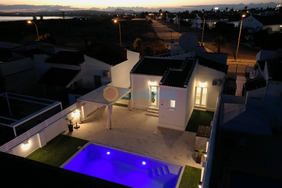 Resale - Villa - Torrevieja - San Luis