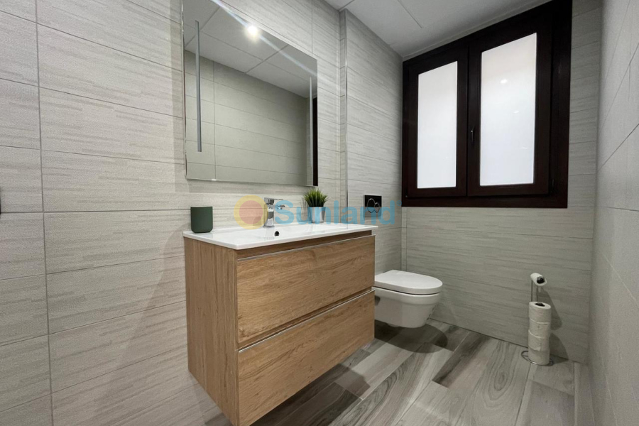 Resale - V - Los Altos