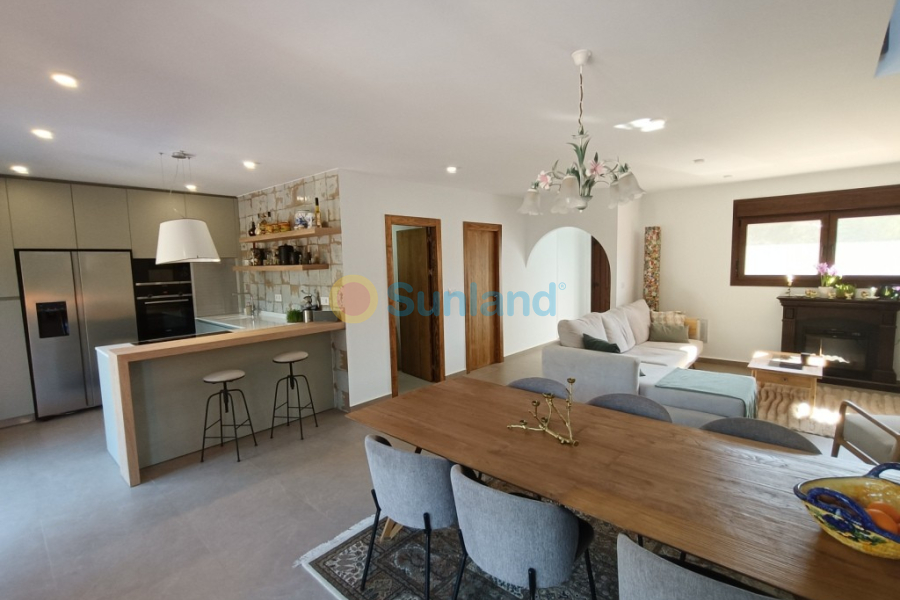 Resale - Villa - Pinar De Campoverde - 