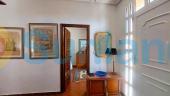 Resale - M - La Marina
