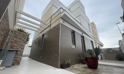 Segunda mano - Chalet - Ciudad Quesada