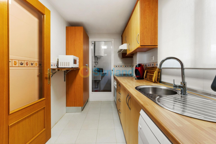 Resale - Apartment - Orihuela Costa - Campoamor