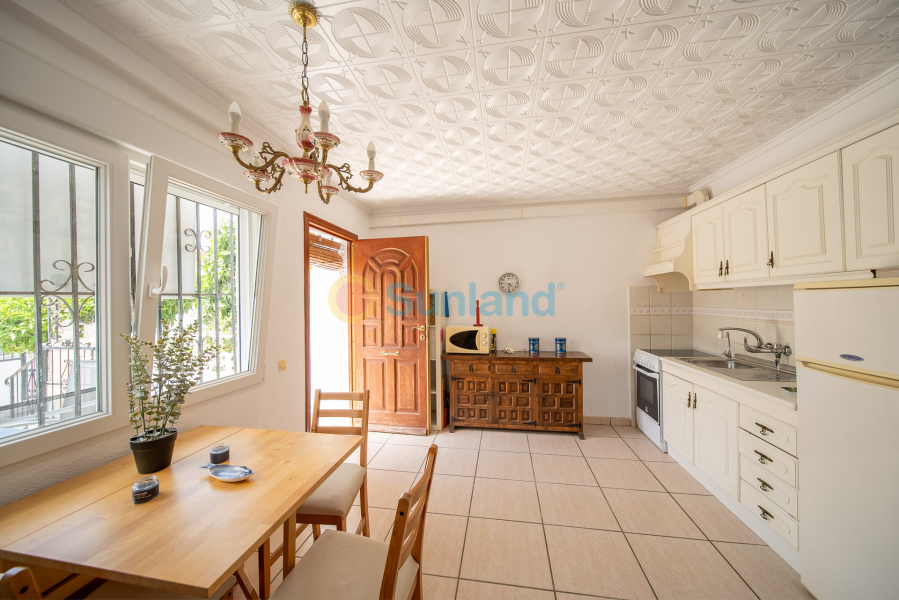 Resale - Villa - Guardamar del Segura - Pinomar
