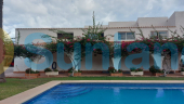 Resale - Villa - La Manga del Mar Menor - 