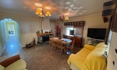 Resale - Villa - Crevillente