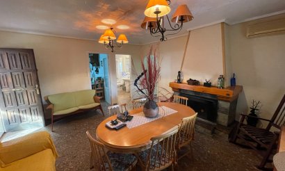 Resale - Villa - Crevillente