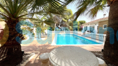 Resale - Villa - Torrevieja - 