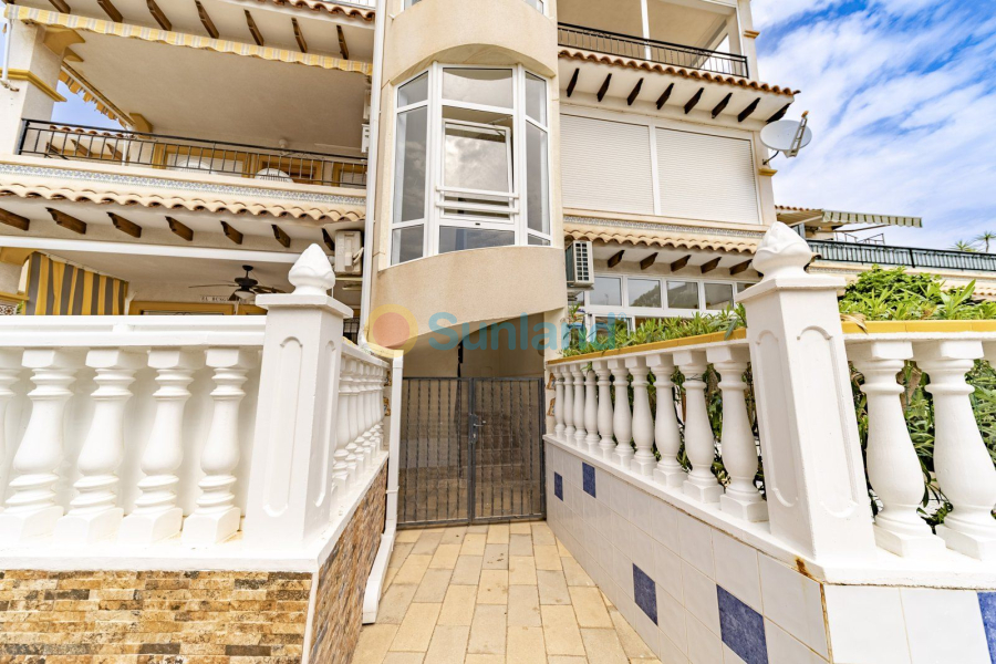 Resale - Apartamento - Torrevieja - Punta Prima