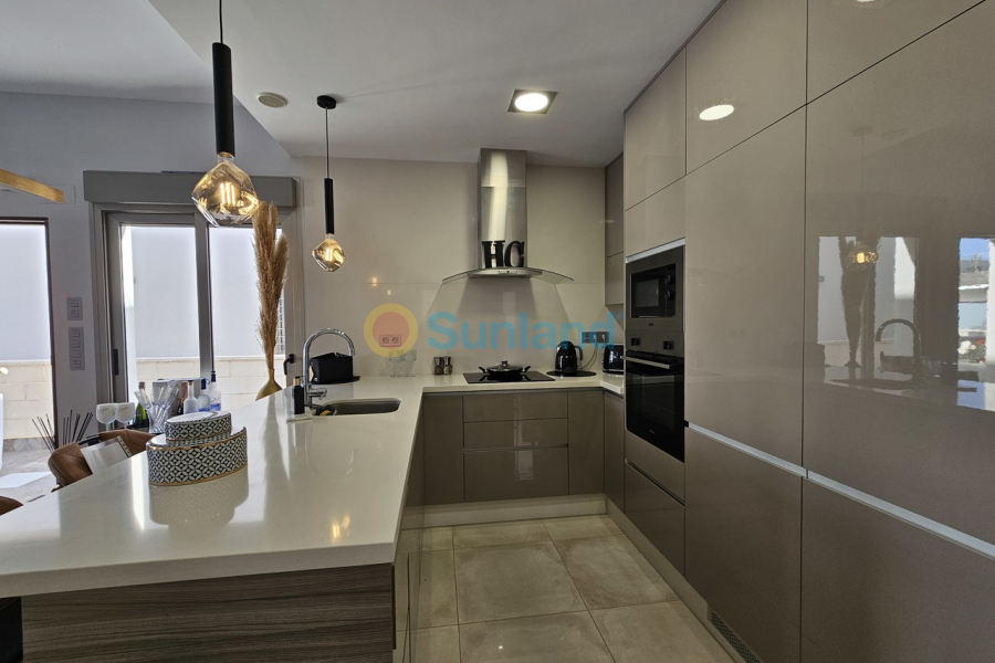 Resale - V - Villamartin