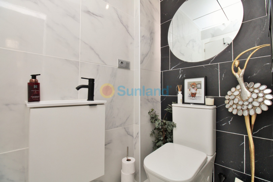 Resale - Villa - Villamartin