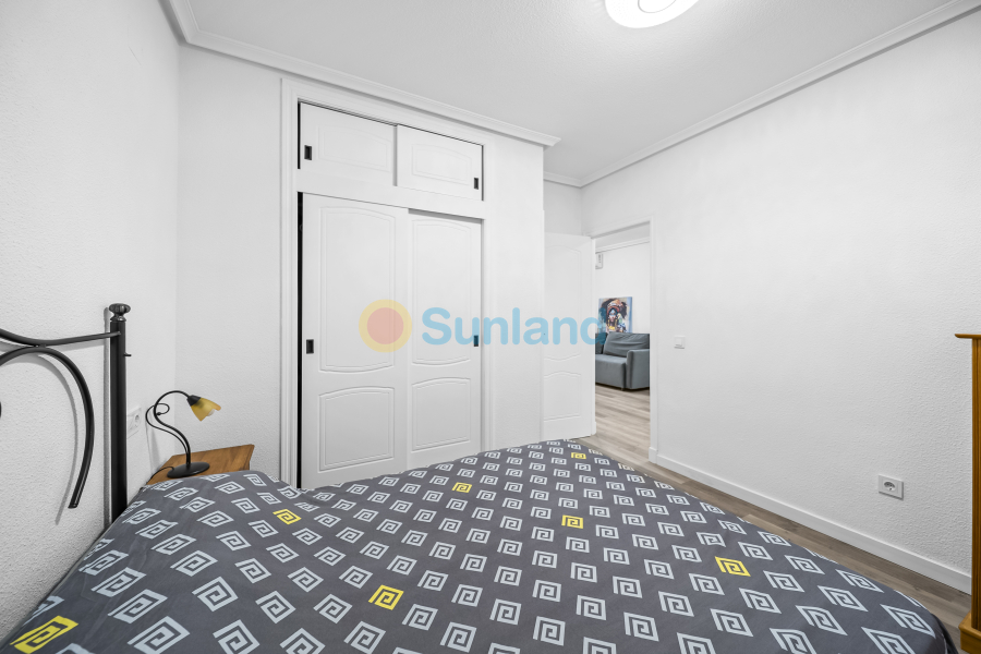 Resale - Apartamento - Torrevieja - Centro