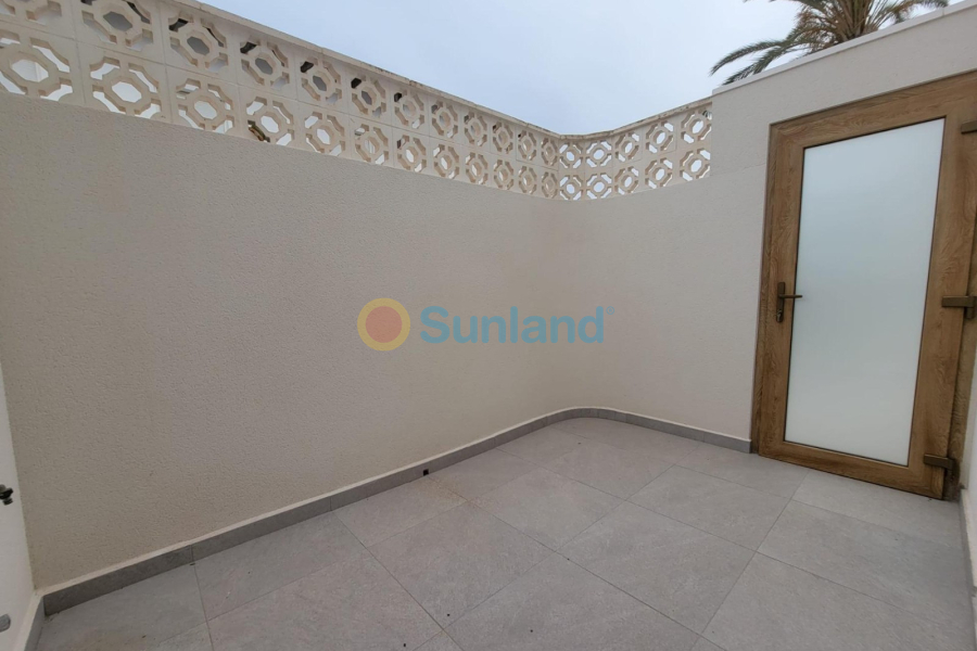 Resale - Villa - Orihuela Costa - 