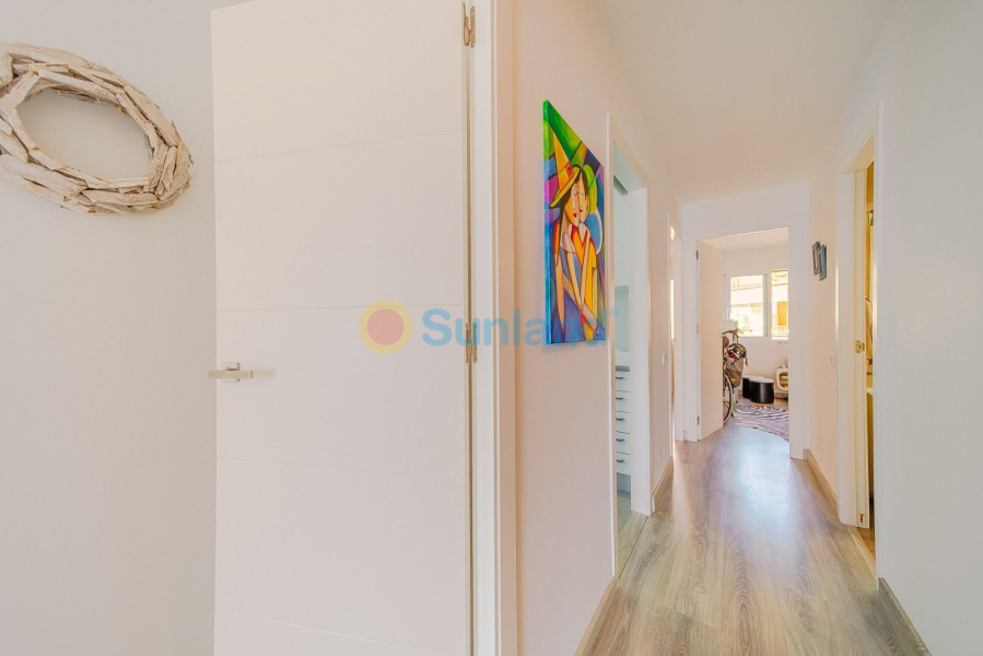 Resale - Apartamento - Torrevieja - Playa del Cura