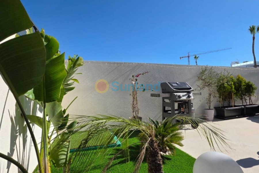 Segunda mano - Chalet - Benijofar