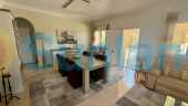 Resale - Country house - Orihuela