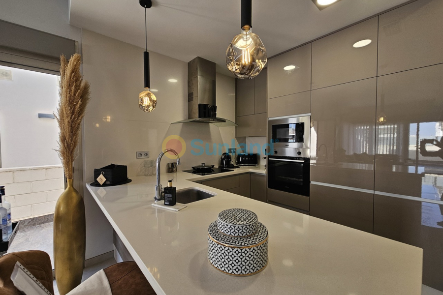 Resale - V - Villamartin