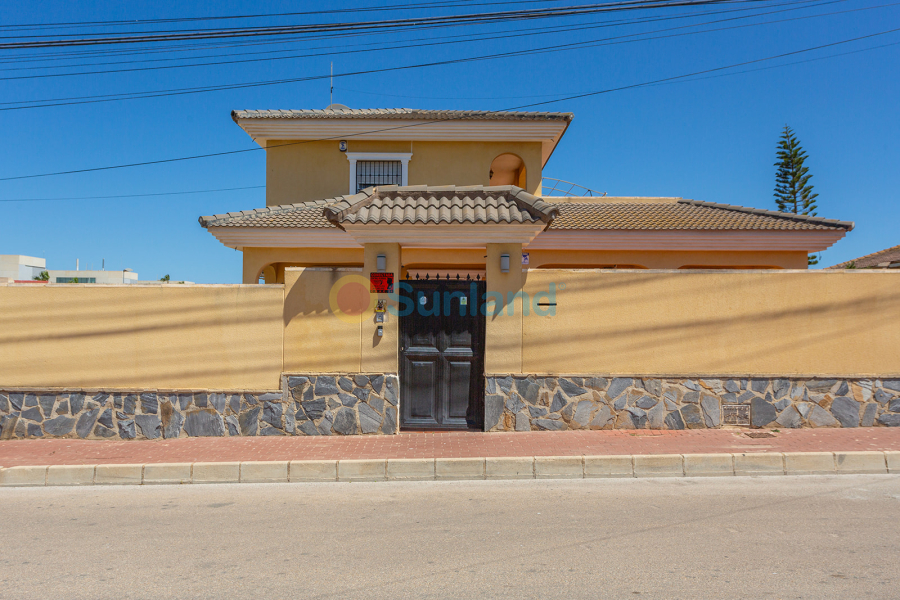 Resale - Villa - Torrevieja - Los Balcones