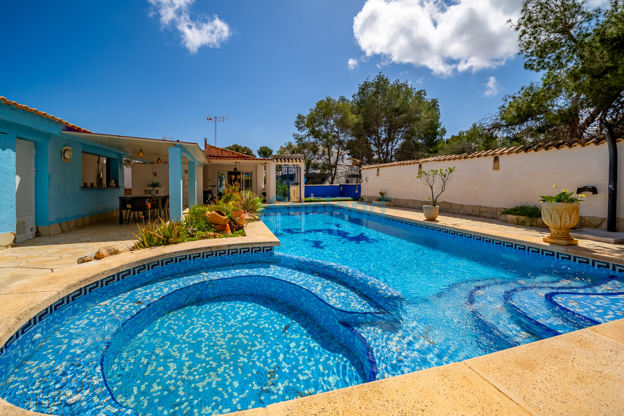 Resale - Villa - Torrevieja - Los Balcones