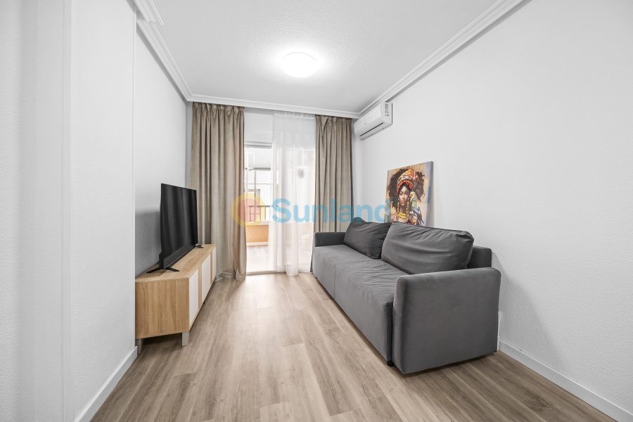Resale - Apartamento - Torrevieja - Centro