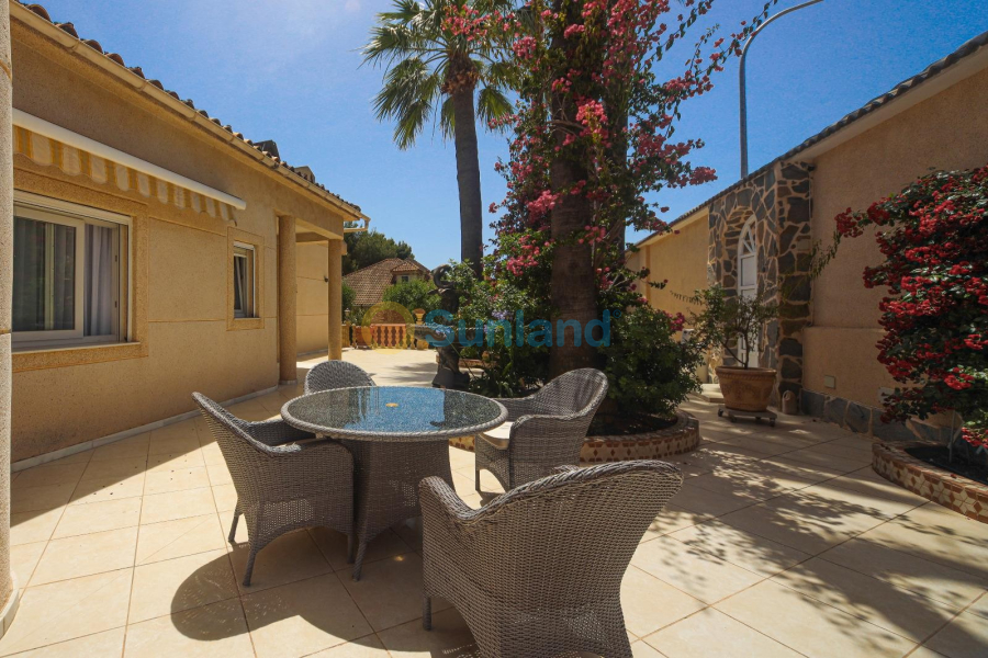 Resale - Villa - Orihuela Costa - Dehesa De Campoamor