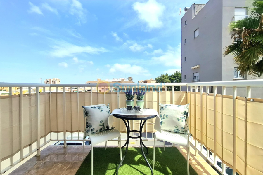 Resale - Apartamento - Torrevieja - Centro