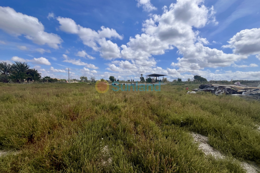 Använda fastigheter - P - Catral