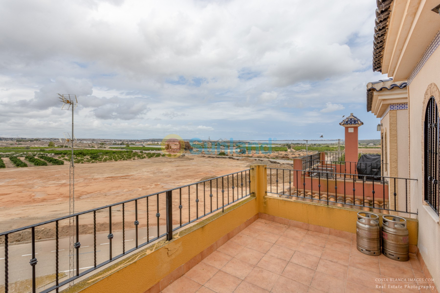 Resale - Villa - Los Montesinos - Los Montesinos - Urb. La Herrada