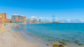 Resale - Apartment - La Manga del Mar Menor - 