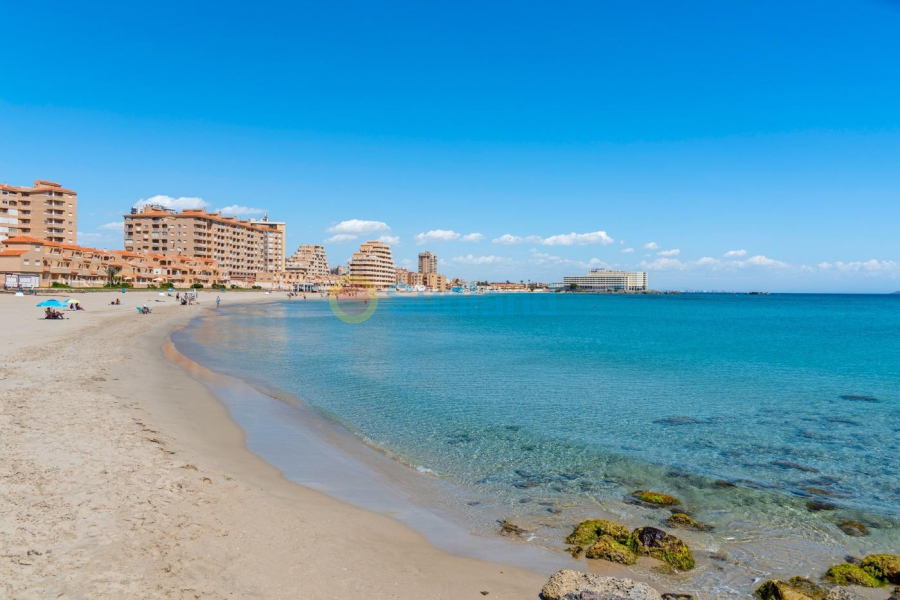 Resale - Apartment - La Manga del Mar Menor - 