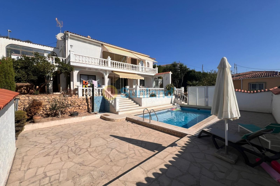 Använda fastigheter - Villa - La Nucía - Monte Bello