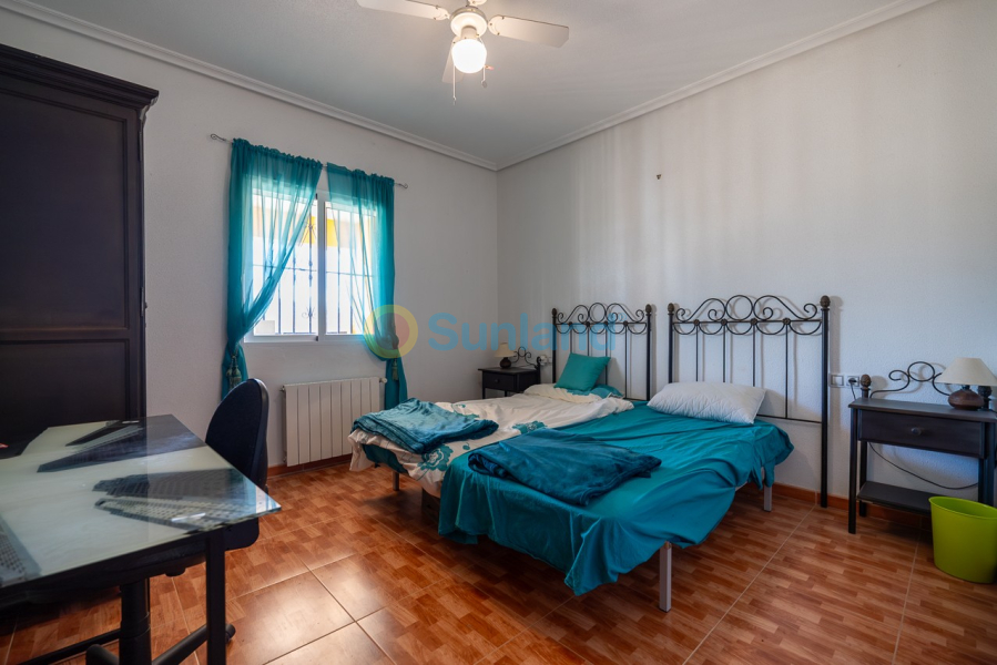 Resale - Villa - Cañada Del Trigo