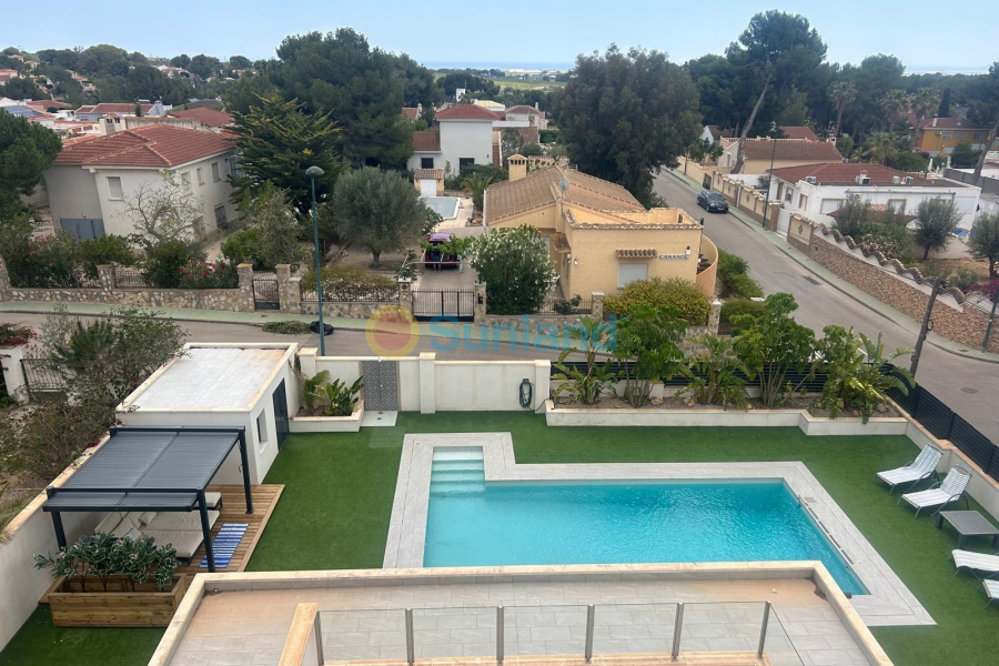 Resale - Villa - Orihuela costa - 