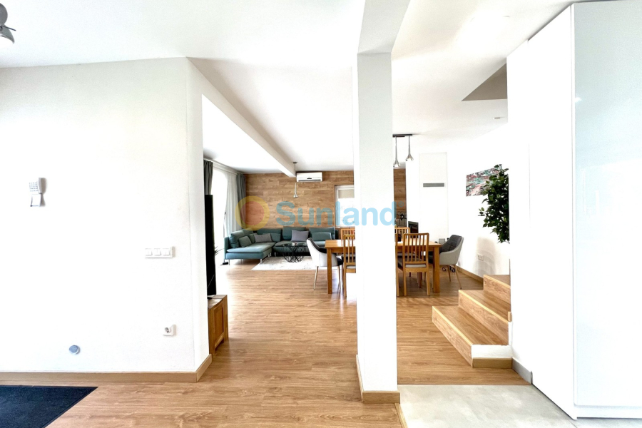 Resale - Villa - Torrevieja - 