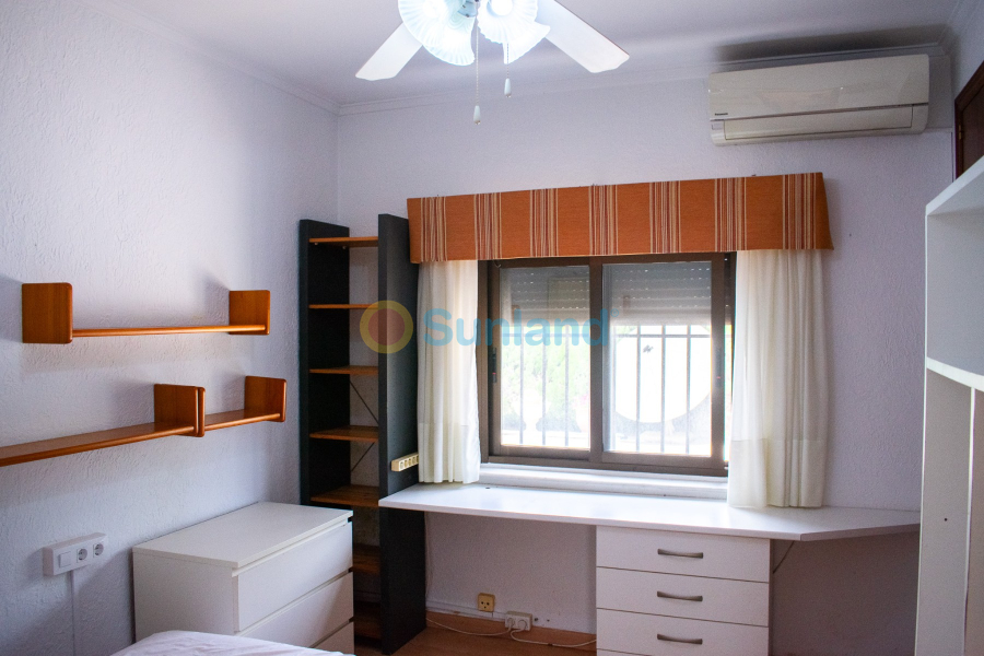 Använda fastigheter - Villa - Orihuela Costa - MUY CERCA DE LA PLAYA