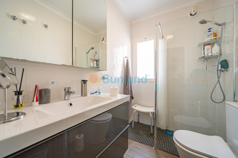 Resale - Casa de Pueblo - Torrevieja - Aguas Nuevas