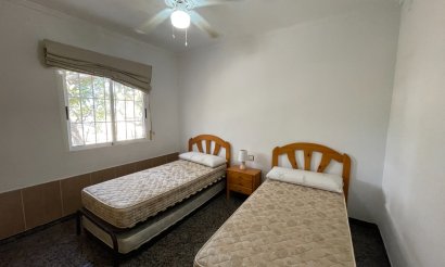 Resale - Villa - Guardamar del Segura - Valencian Community