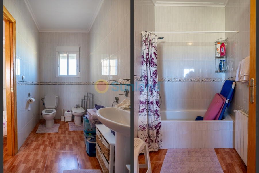 Resale - Villa - Cañada Del Trigo