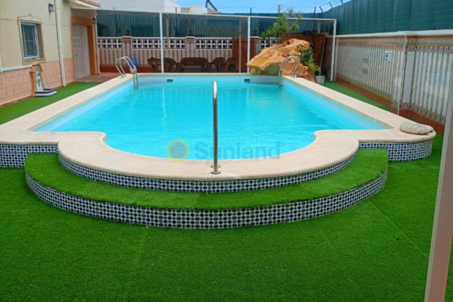 Använda fastigheter - Villa - Torrevieja