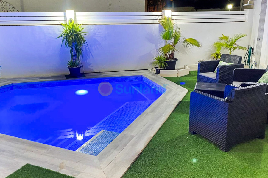 Resale - Villa - Torrevieja - 