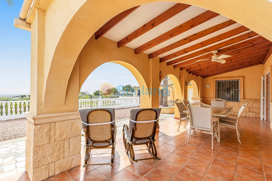 Resale - Villa - Albatera